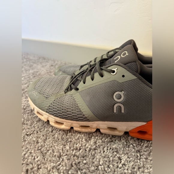 On Cloud Running Men's Cloudflyer- Fossil / Flame - Picture 10 of 10